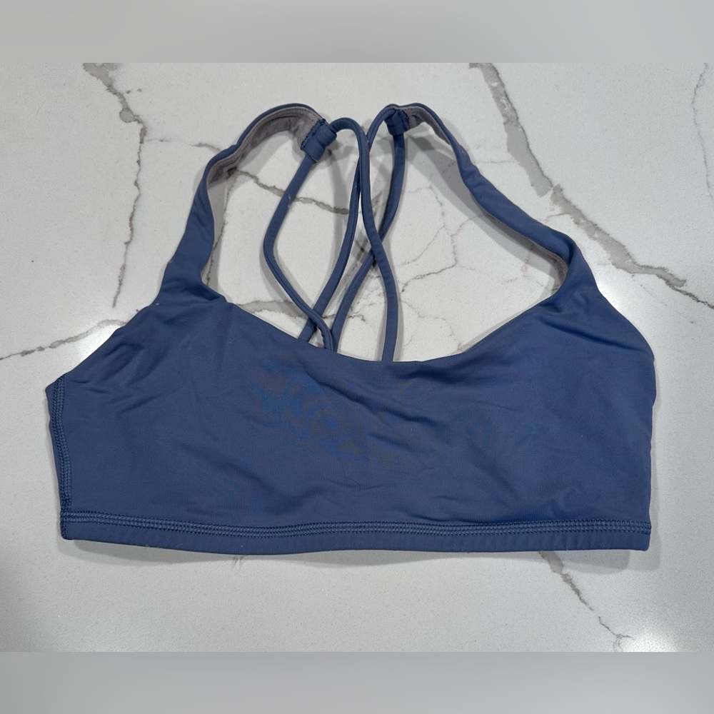 Lululemon sports bra, 4 (no pads)
